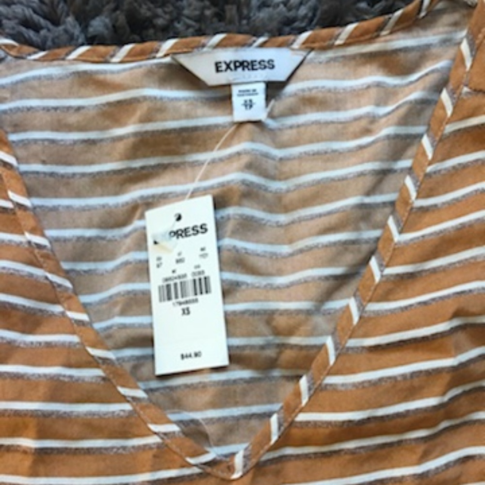 Express Top - Picture 2 of 2